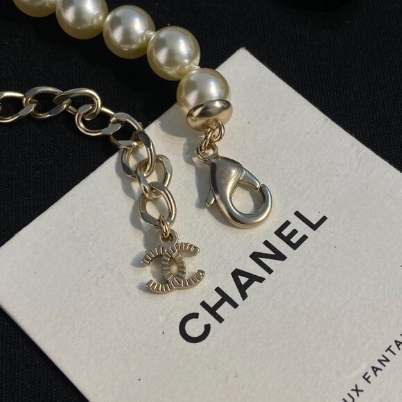 Authentic Chanel Pearl Chain Necklace - Picture 9 of 9